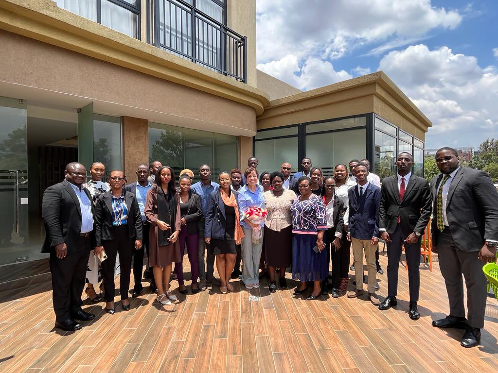 certafoundation's tweet photo. Delighted to have hosted Suzanne Wright for a captivating workshop on assessing circumstantial evidence.
Her insights on human behavior, open questions, and persuasive arguments were invaluable. Thanks for enhancing our professional development!#RulesofEvidence #MentoredbyCerta https://t.co/ipHH45CiP4
