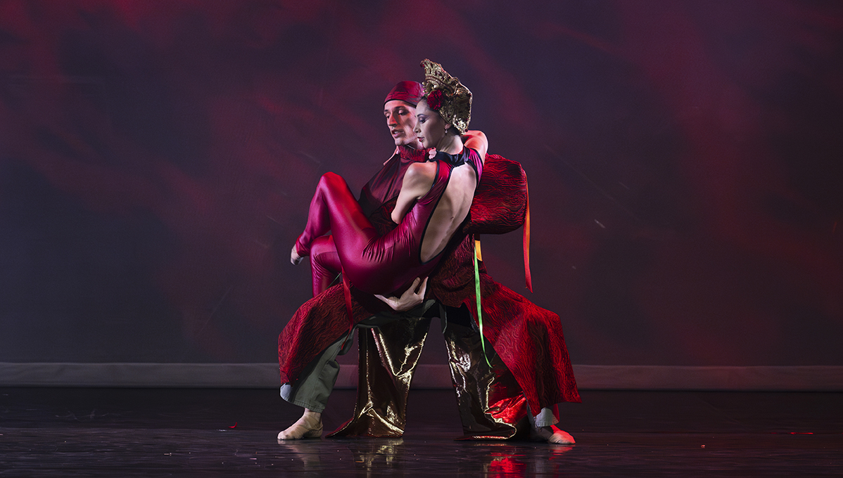 Operadenice's tweet photo. [BALLET] Quel succès... Merci pour vos nombreux retours sur notre ballet "Marco Polo" de Luciano Cannito ! 

Il ne vous reste plus que quelques jours pour voyager entre l'Orient et l'Occident ... entre magie et féerie : https://t.co/pbsqAfq92R ! ✨

@BertrandRossi06 @VilledeNice https://t.co/WNXhBBoDTf