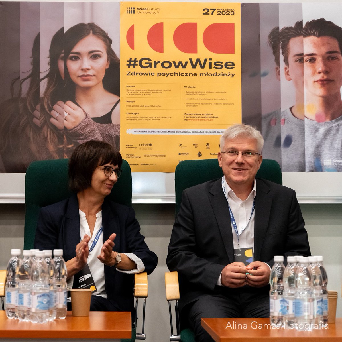 WislaKrakowSA's tweet photo. #GrowWise. Zdrowie psychiczne młodzieży za nami 🔙 To wyjątkowe wydarzenie, którego partnerem medialnym była Wisła Kraków, zgromadziło tłumy młodzieży śledzące dyskusję z zapartym tchem. @JagiellonskiUni - gratulujemy organizacji i czekamy na więcej! 🙌 https://t.co/5p2MskfvHw