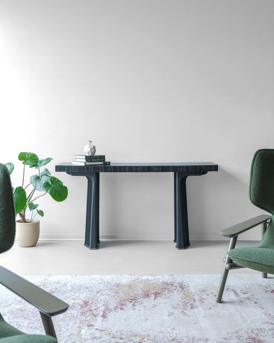 IDUS_Furniture's tweet image. Viewing the world from new perspectives.⁣ immersed in an atmosphere of modernity and artistic expression, the Jade Console stands gracefully against a backdrop adorned with captivating artwork.

#DesignPerspectives #ArtisticExpression #Console #CreativeFusion #ModernDesign