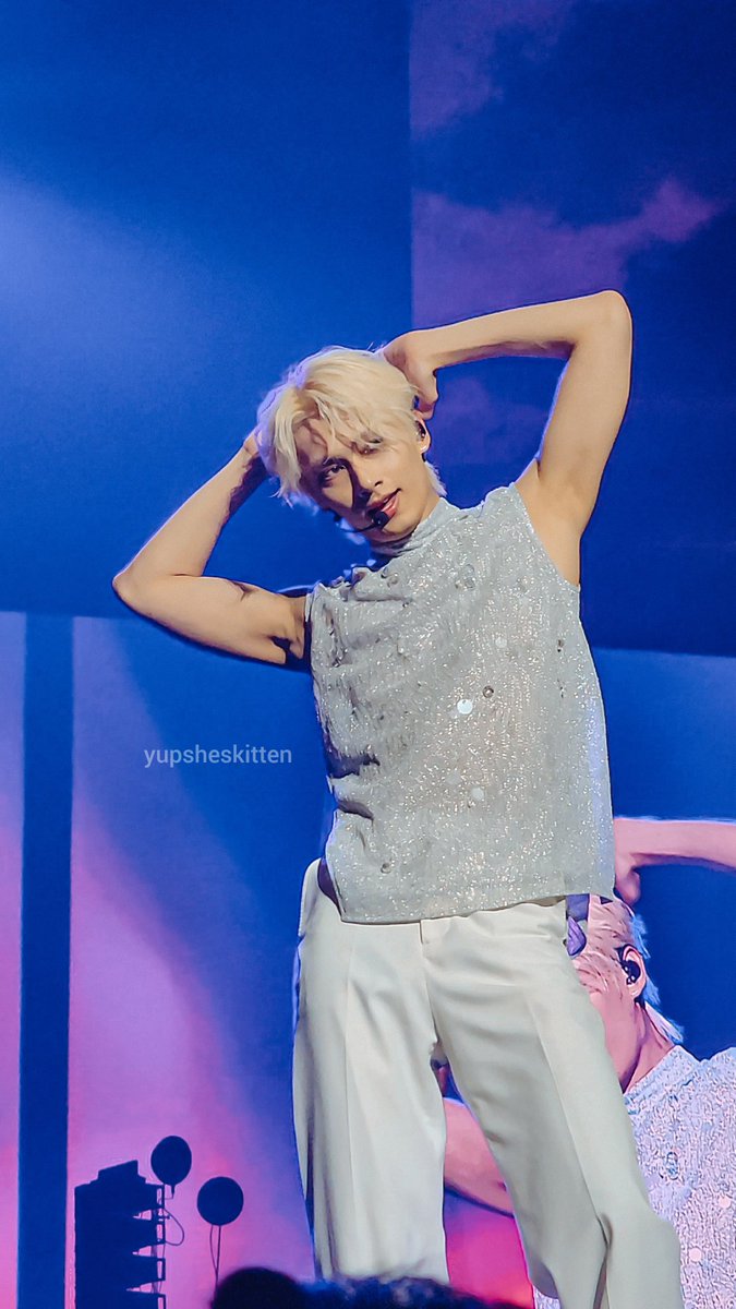 yupsheskitten's tweet photo. Happy 1 year to this Moonwalker/Wave, Jun !! 💙💛
#BETHESUNinMNL https://t.co/rsLK34JZ9Y