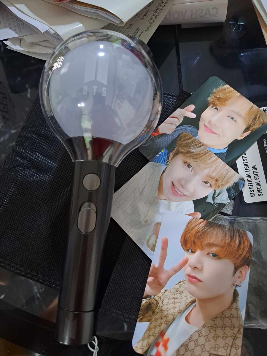 JKCooky07's tweet photo. My Army bomb came home safely!
Thank you so much @thepeachesph for a smooth transaction 💜 https://t.co/4bgtMrNMei