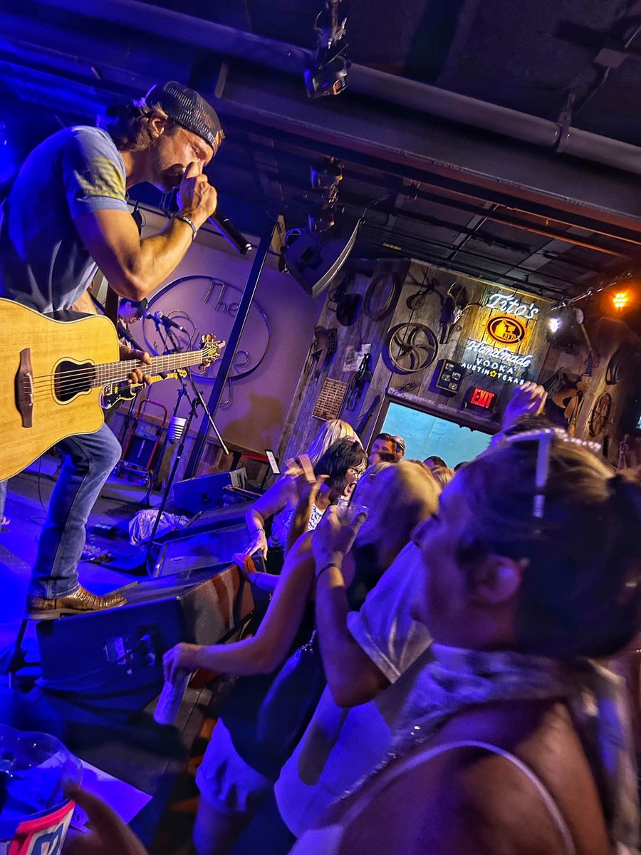 It's where all the cowboy folk go to boot scootin' boogie 🤠