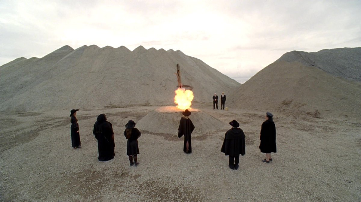 AHSVIP's tweet photo. Hoy, hace 10 años, se estrenaba American Horror Story: Coven. https://t.co/tm9fhso4nn