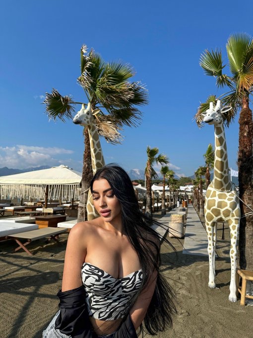 HotBabesPic's tweet photo. Here is @belisiaa https://t.co/BiyfucYBui