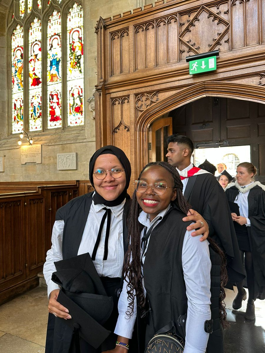 MATIVOTRISH's tweet photo. Officially, admitted to @OrielOxford !! Cannot wait for the University matriculation this Saturday ❤️
#TrishinOxford https://t.co/46eQvZELu2