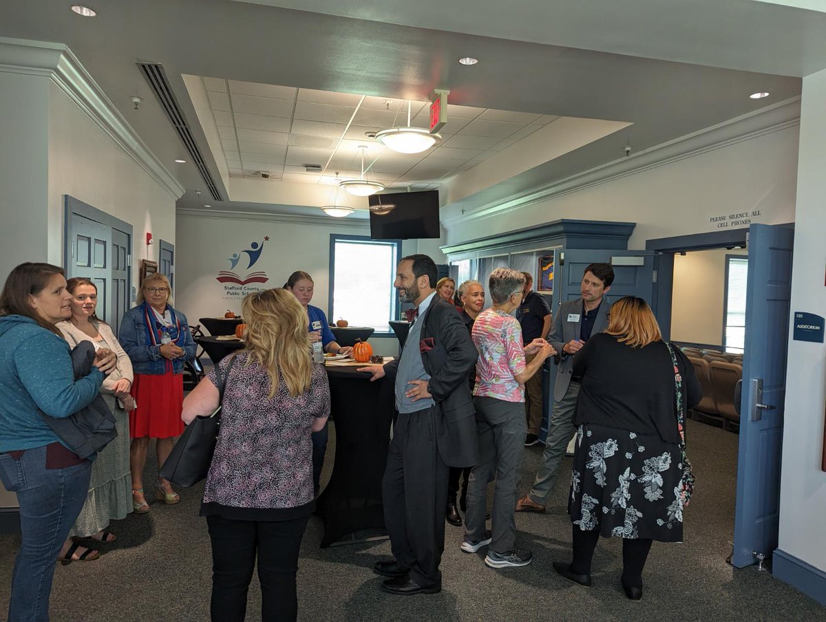 SCPSchools's tweet photo. The Virginia Cooperative Extension hosted a Meet and Greet at School Board Chambers to welcome their new Director, Dr. Gutter. Stafford Schools is proud to partner with VCE and 4-H to offer innovative programming in our classrooms. #ElevateStafford #ElevatePartners https://t.co/xT1MxQbx5h