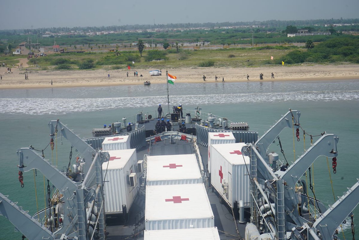 SpokespersonMoD's tweet photo. Vice Adm Rajesh Pendharkar, Flag Officer Commanding-in-Chief, Eastern Naval Command reviewed the operational readiness of the Eastern Fleet at sea.

More: https://t.co/cui0bguW4F

@rajnathsingh 
@giridhararamane 
@indiannavy 
@PIB_India https://t.co/gHe7J6VblQ