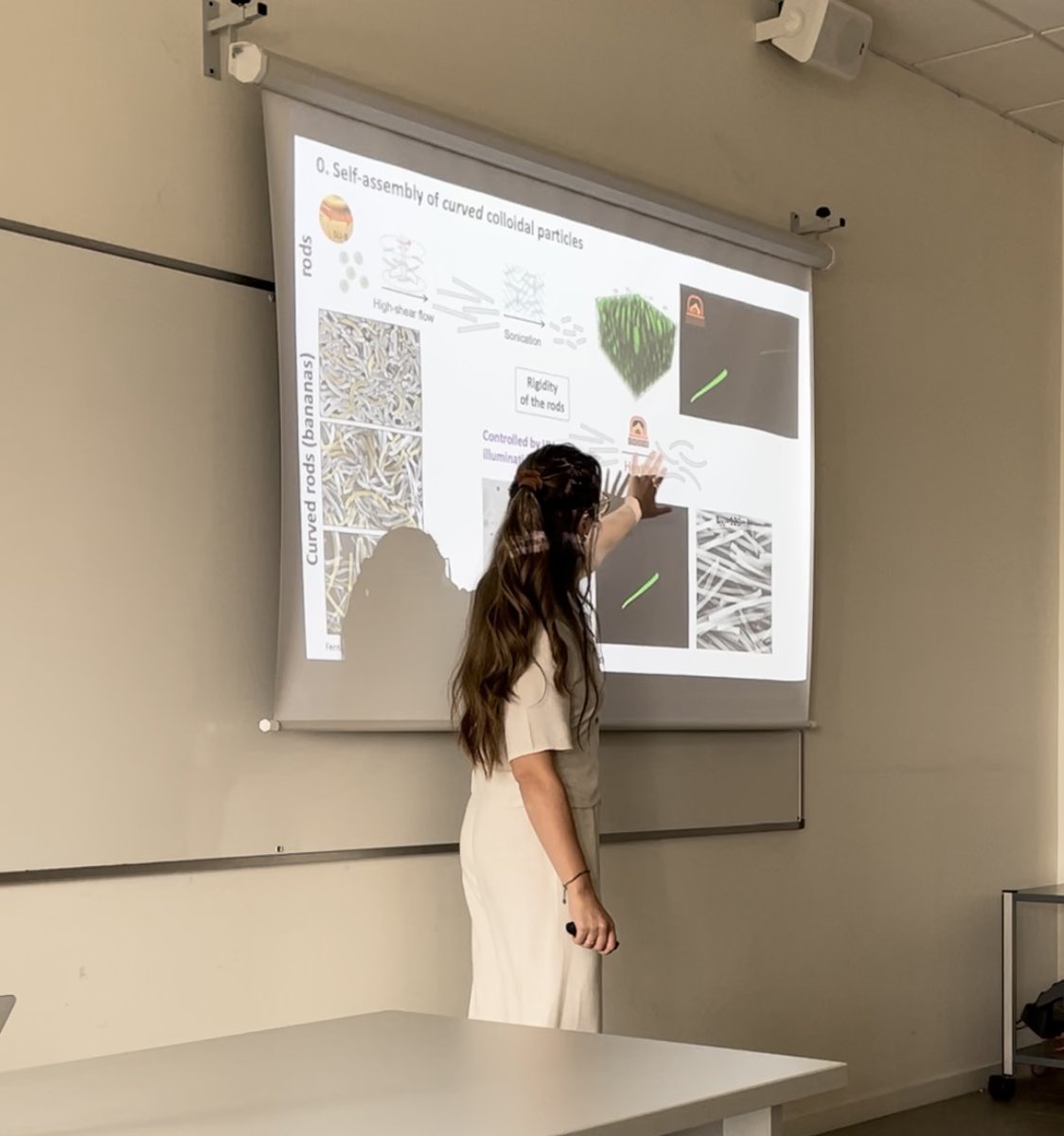 Carla Fernandez-Rico (@carlacolloids) on Twitter photo Last Friday I was invited to present my work at the <a href="/UniBarcelona/">Universitat de Barcelona</a>,🤩 and this was the first time I get to present it at home, after having left almost 8 years ago!🌍 Thanks a lot for an engaging visit, and thanks <a href="/Dr_Planet_/">Dr Planet</a> for the invitation! <a href="/FisicaUB/">Facultat de Física UB</a> #SoftMatterBCN Last Friday I was invited to present my work at the <a href="/UniBarcelona/">Universitat de Barcelona</a>,🤩 and this was the first time I get to present it at home, after having left almost 8 years ago!🌍 Thanks a lot for an engaging visit, and thanks <a href="/Dr_Planet_/">Dr Planet</a> for the invitation! <a href="/FisicaUB/">Facultat de Física UB</a> #SoftMatterBCN