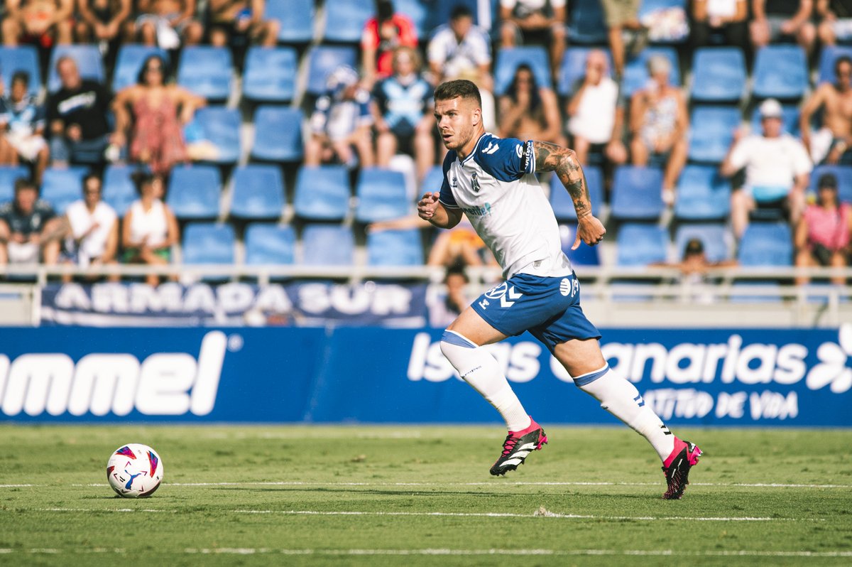 6⃣ #JoséAmo ⚒️ #TenerifeBurgosCF #YoSoyElTenerife (📷 @sanacosta_)