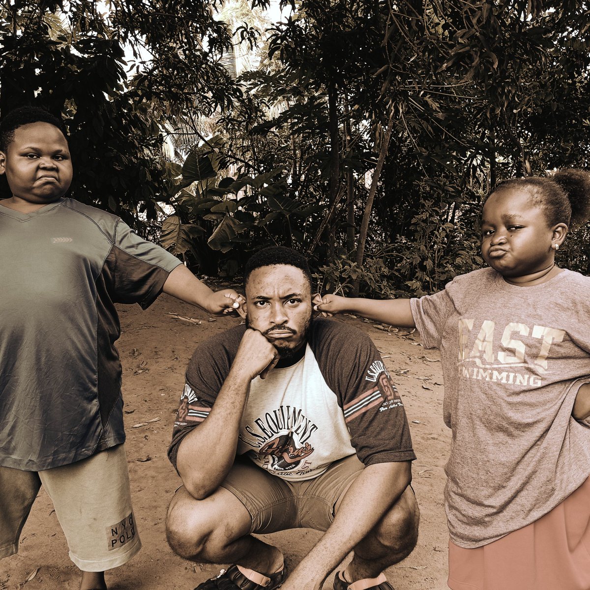 Hydraaneme's tweet photo. Siblings for Sale. I'm tired 😩

w/@obi.oluebube_c 

#TheRangeActor https://t.co/PdFsTrDrfW
