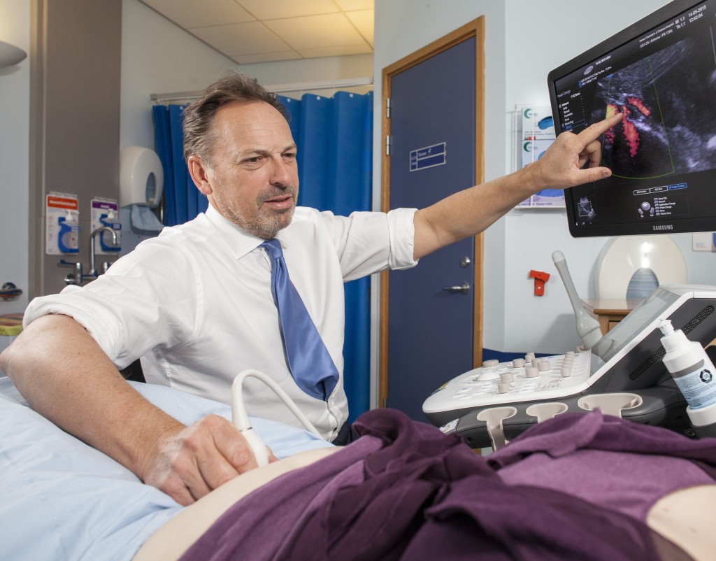 ImperialMed's tweet photo. 🧵[3/7]

“Just one misdiagnosis of miscarriage is too many. Our study provides us with better data to improve diagnostic accuracy.”

@proftombourne's research has been pivotal in the revision of miscarriage guidelines across the world.

#MiscarriageMatters https://t.co/lLpxx8miUI https://t.co/UmuQc1rbq9