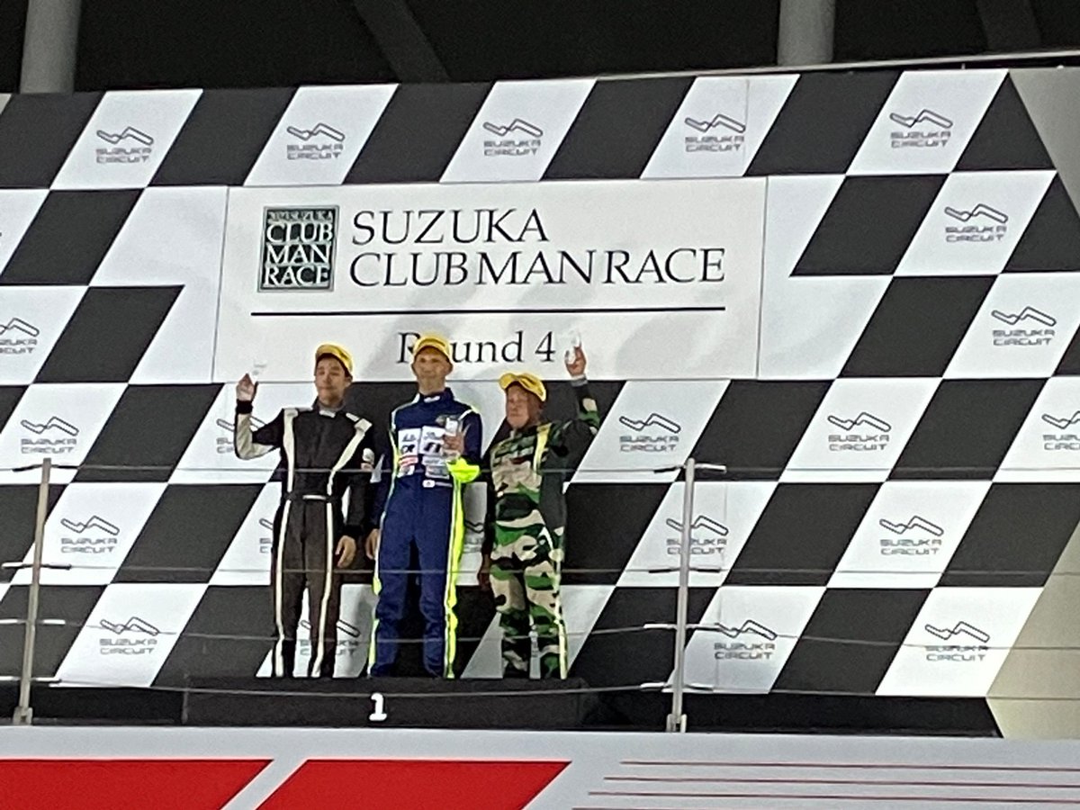 kakeru12_8's tweet photo. 2023年10/7.8鈴鹿クラブマンレースRound4 FFCクラス最終戦
ゼッケン25番AUTOMAXizumi★WM・EUROにて参戦させて頂きました。
予選総合6番手 　決勝2番手チェッカーでした。
エントリー数40台と多くのシビックドライバーの方々と走れてすごく楽しかったです。 https://t.co/JxnIKrkjA9