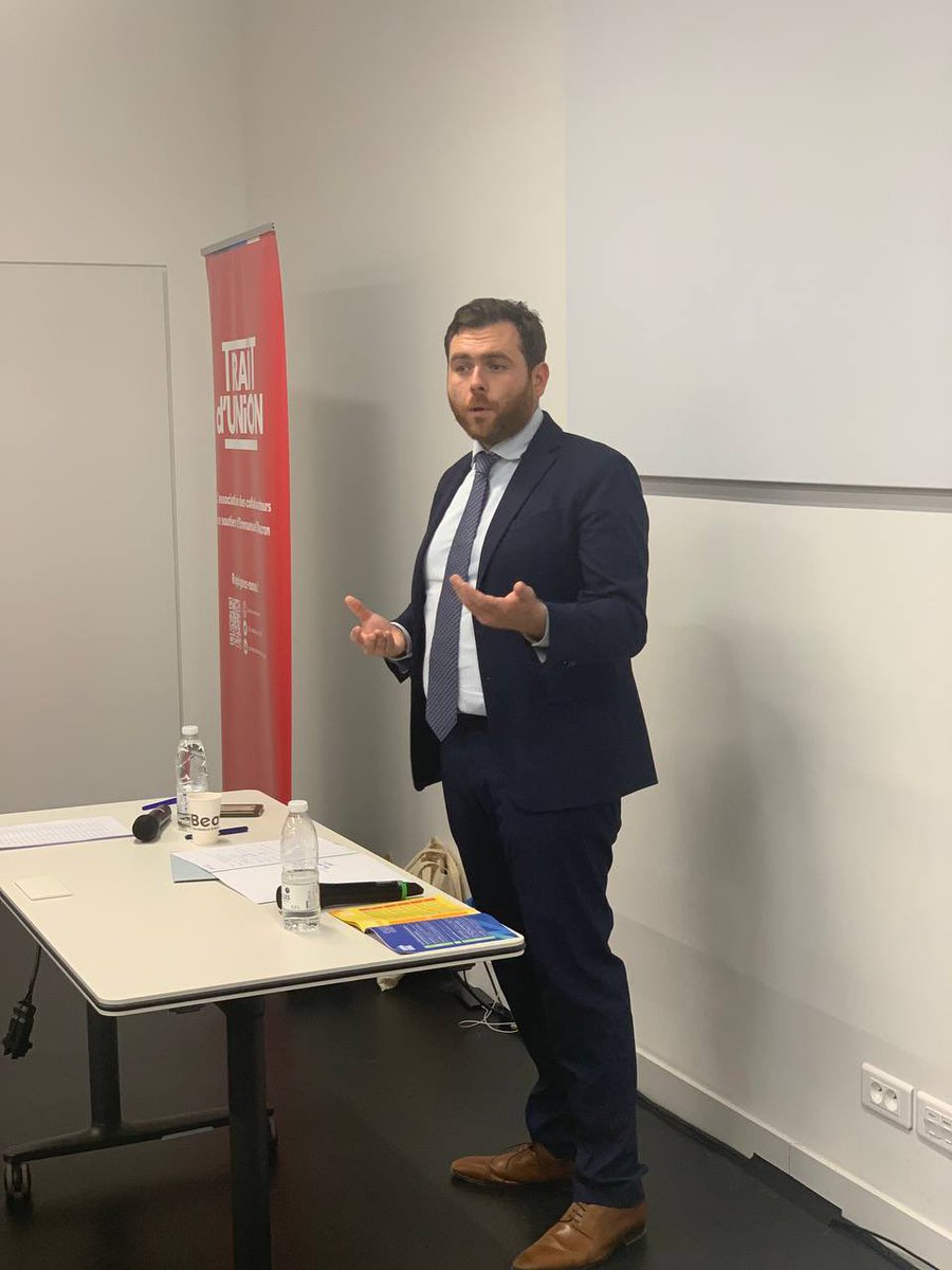 TraitUnion_ACPR's tweet photo. Lors du campus européen de Renaissance, Trait d’Union a organisé deux formations avec @CaureVincent et @RomainSimmarano. 

Adapter le rôle du collaborateur pour préparer au mieux les prochaines échéances électorales, un objectif commun. 

Merci aux présents pour les échanges ! https://t.co/Ry5HOzv2Xo