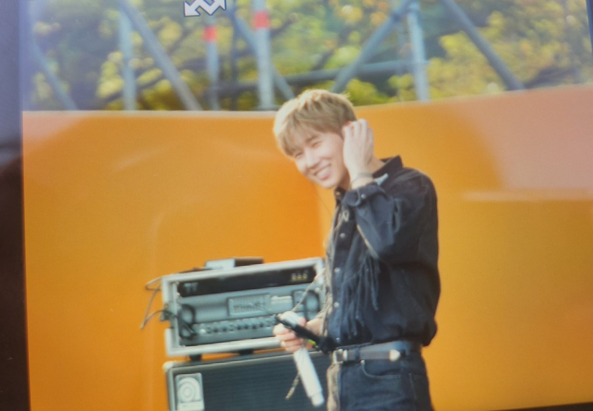 GYtreaty's tweet photo. 231009 슬라슬라 #성규
리허설에 팬들이 있으면 김성규는 이런 모습이구나 https://t.co/iXkoobnIzx