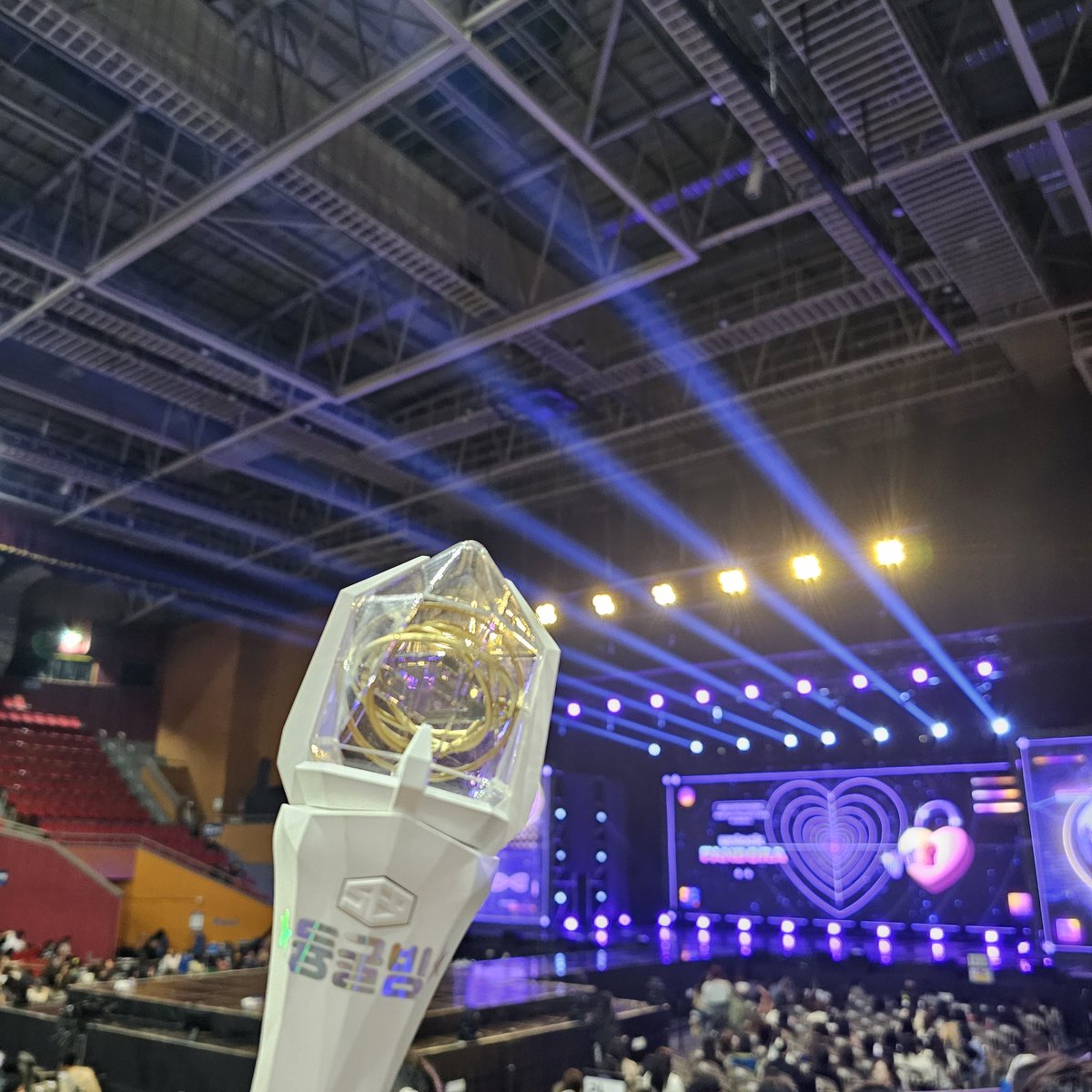 da_yyyy_'s tweet photo. 이야~ D2~
다덜 올만에 보아서 좋았어요~:) https://t.co/38X3pqNFBT