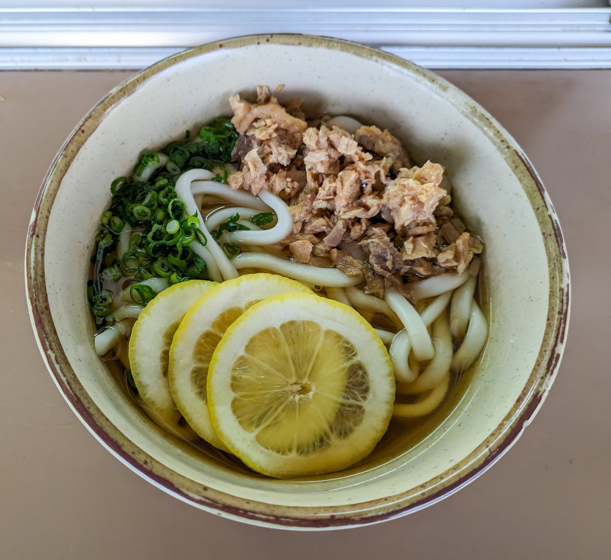 boucetetu's tweet photo. 鳥栖駅に行くと絶対食べる中央軒のうどん https://t.co/gxyBwdCgbt