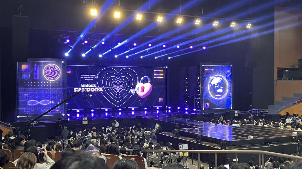 nail0807's tweet photo. 콘서트 재밌겠당ㅜㅠㅠ https://t.co/SoBR0cex7Y