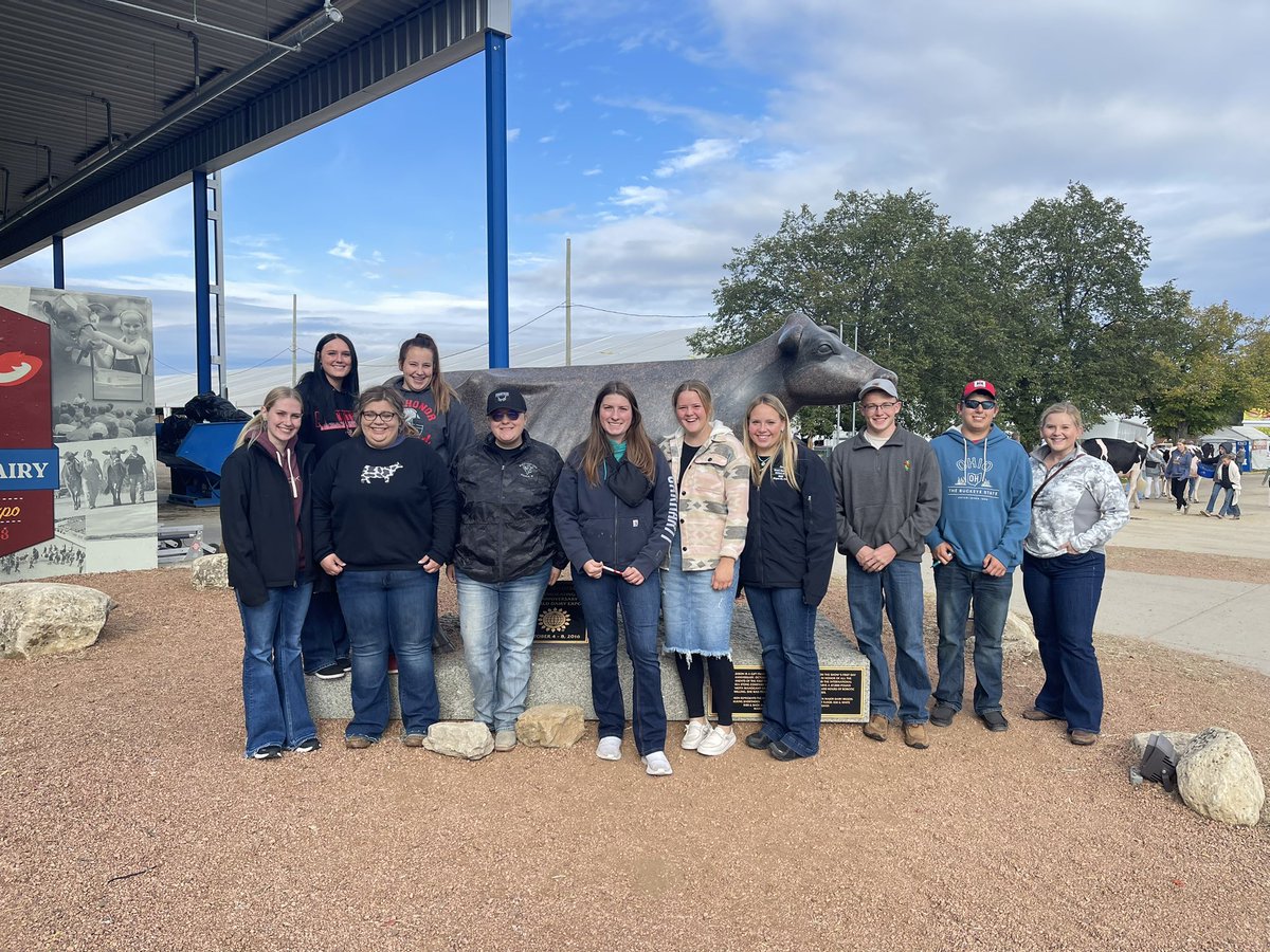 AtiDairy's tweet photo. Another great year in Madison with the dairy students, also the judging team took 4th place! https://t.co/ewyTnvhiyr