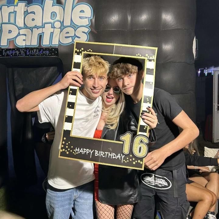 PartiesPortable's tweet photo. ๐ฝ๐๐ง๐ฉ๐๐๐๐ฎ ๐๐๐ซ๐๐ฃ๐ฉ๐ช๐ง๐๐จ ๐๐๐ฅ๐ฉ๐ช๐ง๐๐ ๐๐ค๐ง๐๐ซ๐๐ง๐คฉ๐ธ
#inflatables #event #eventplanning #party #gardenparty #socialgathering #2023 #unitedkingdom #hendoideas #stagdoideas #dj #21stbirthday #16thbirthday #england #portableparties #inflatablenightclub https://t.co/FkCrMMUEpz
