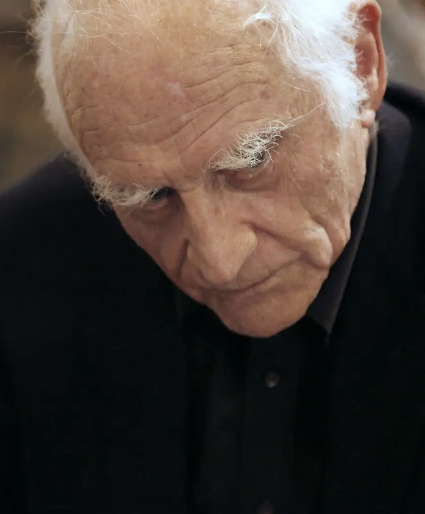 EtienneKlein's tweet photo. (1/3) « Aussi loin que nous remontions en nos souvenirs personnels ou par la mémoire de l’histoire, nous étonne la répétition monotone de nos fautes de violence : nous faisons la guerre, nous faisons couler le sang, blessons des innocents, les enfants et les femmes, exploitons https://t.co/1hCXV3EPFr