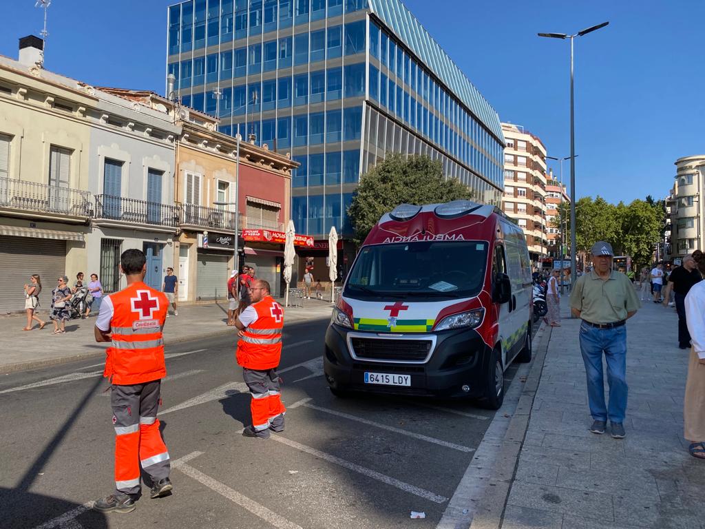 CreuRojaTRS's tweet photo. A la cursa de la dona, a més de participar amb serveis preventius, han assistit com a corredors/es els participants de l'Andana i del Projecte CRECE.
Gràcies per facilitar el poder gaudir d'un matí diferent, divertit i saludable!
#NextGenerationEU #AndanaTerrassa #ProjecteCRECE https://t.co/ZpB9PNJhHu