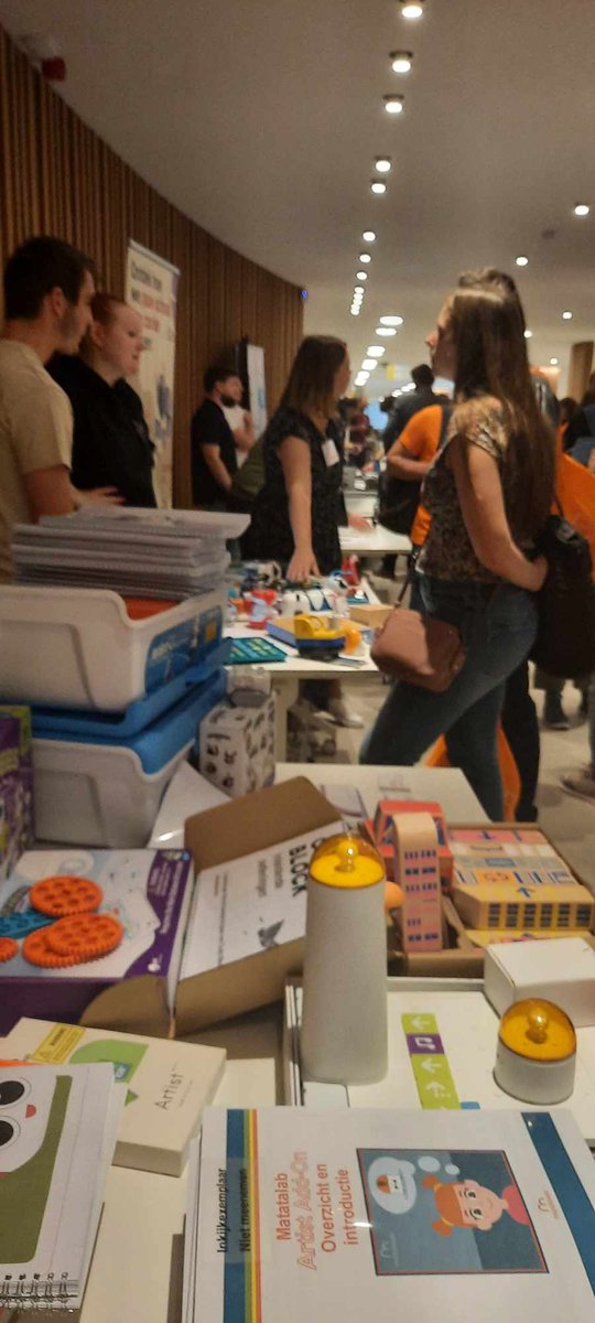 Jan De Craemer 🇪🇺 (@decraemerjan) on Twitter photo 🇪🇺❤️👨💻
Oranje tassen en een heleboel ICT leermiddelen om te leren #programmeren. Dat betekent een nieuwe editie van het #codefestival om coderen in het onderwijs te promoten. Nav 11e #codeweek. Met <a href="/neilvdd/">Lien Vandendoorent</a> en @jredant van kenniscentrum #digisprong.
#EUcodeweek2023 <a href="/CodeWeekEU/">EU Code Week</a> 🇪🇺❤️👨💻
Oranje tassen en een heleboel ICT leermiddelen om te leren #programmeren. Dat betekent een nieuwe editie van het #codefestival om coderen in het onderwijs te promoten. Nav 11e #codeweek. Met <a href="/neilvdd/">Lien Vandendoorent</a> en @jredant van kenniscentrum #digisprong.
#EUcodeweek2023 <a href="/CodeWeekEU/">EU Code Week</a>