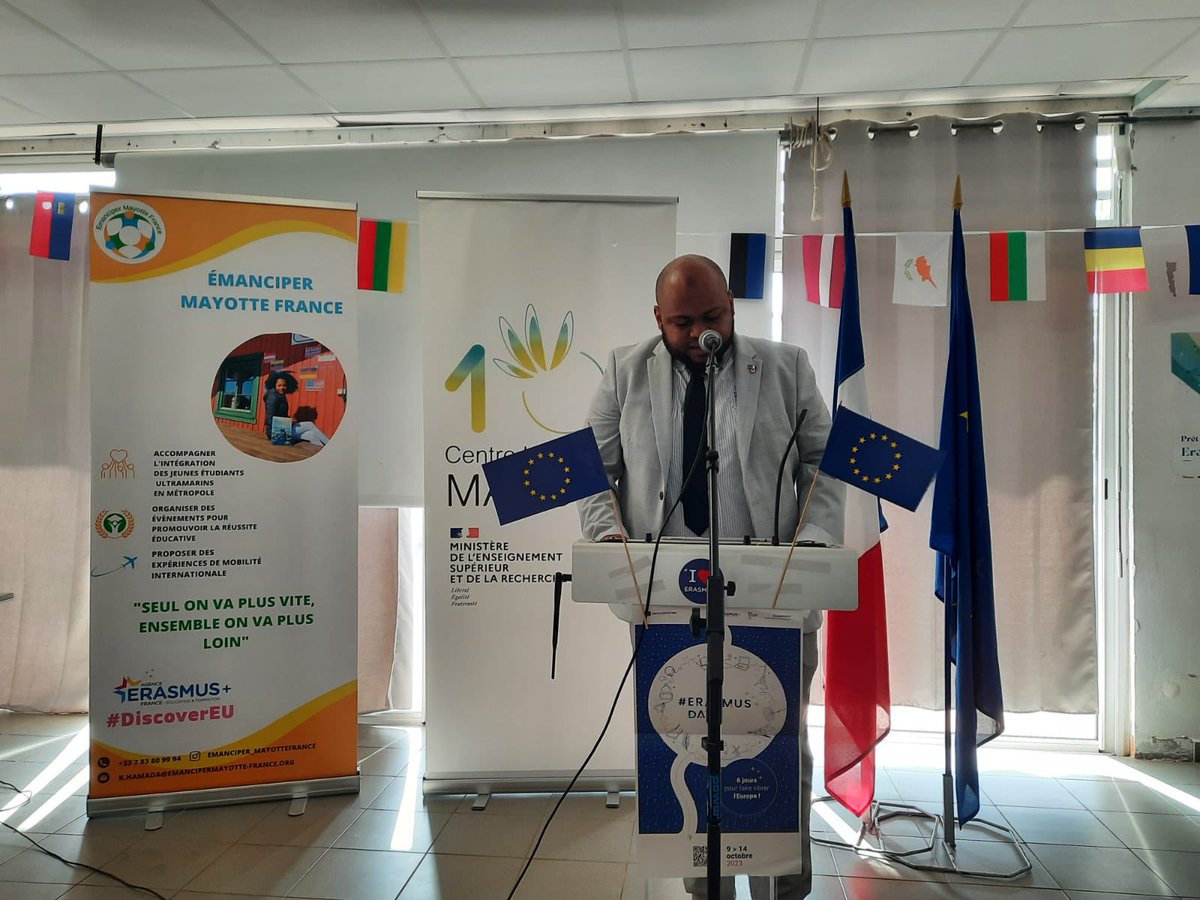 martine_emo's tweet photo. ErasmusDays au CURF de Mayotte en présence des représentants du Rectorat de la Drajes, et d’Emanciper Mayotte. Découvrir de nouvelles cultures, renforcer ses compétences linguistiques, s’inscrire dans des valeurs Européennes : tolérance, respect de la diversité.
#ErasmusDays https://t.co/tms9wRQCFK