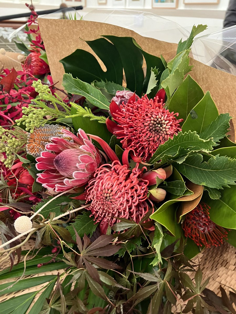 A fantastic evening of art and music tonight at the opening of the Kingswood College Select Exhibition at the Victorian Artists Society in East Melbourne. Performances by Tomfoolery, Cantabile and the Jazz Combo kept the guests entertained as they viewed our students artworks.