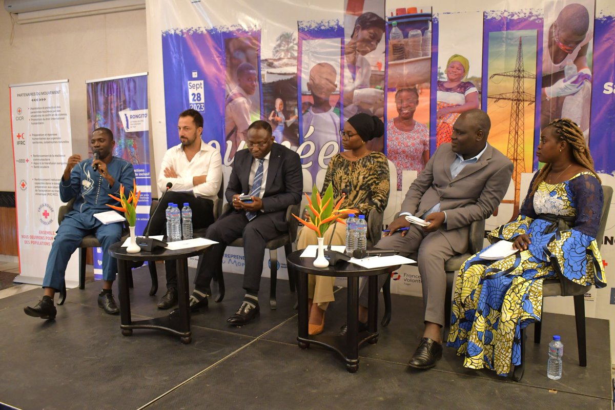 RONGITO_TG's tweet photo. Une participation active du gouvernement, des membres du systèmes des nations unies, des acteurs de la société civile à ces ateliers, témoignant d'un engagement commun pour le développement durable et l'échange d'idées constructives. 
#RONGITO #journeeporteouvertes #merci https://t.co/lkxxZ0iGRY