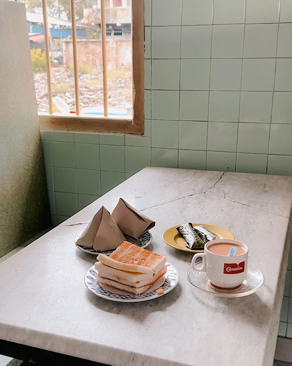 RajaCuti's tweet photo. Warung legend para otai, bersembang, sarapan dan mengopi ☕

IG @iamnazirul 

#RajaCuti #kedai #kopi #kedailegend #warungkopi #warungviral #foodie #coofeelover #viral #fyp #trending https://t.co/8pVqRYg4LY