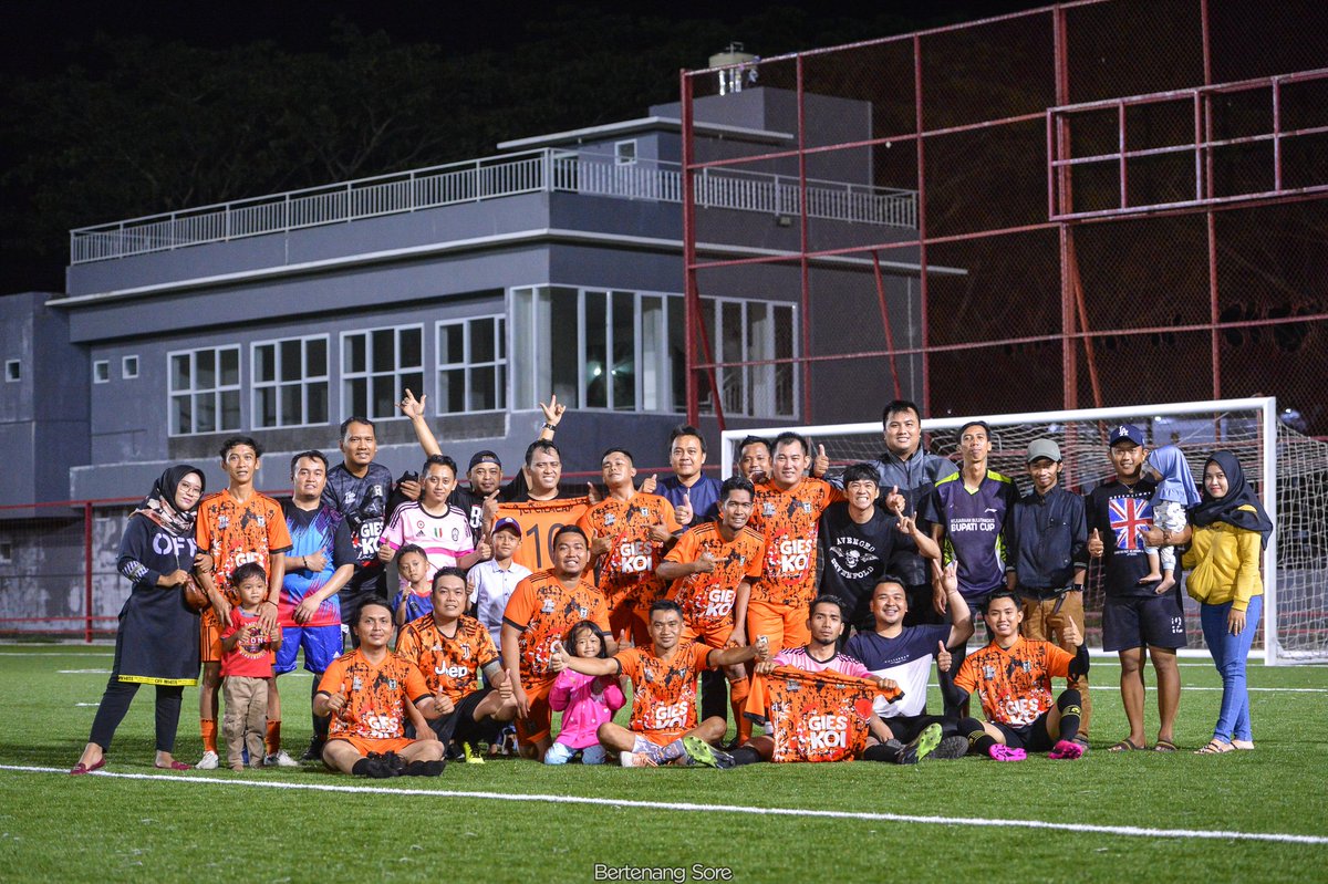 Andz_Andrean's tweet photo. JCI Cilacap Legend Reunion 😊
#jcicilacap #football #cilacap #forzajuve #andzone https://t.co/E1aQossyty