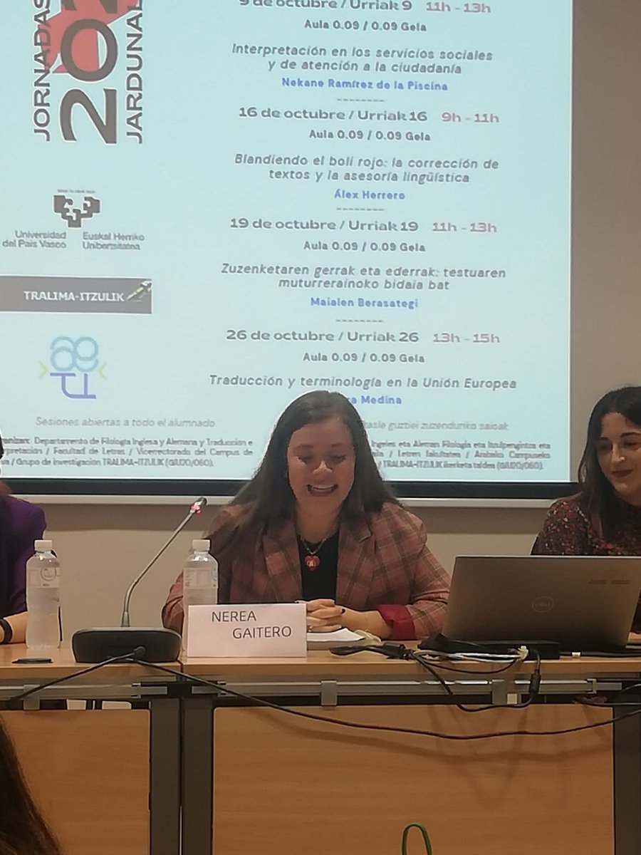 El pasado jueves 5 de octubre tuve la oportunidad de participar en las V Jornadas de Profesionalización de Traducción e Interpretación en la UPV/EHU y la verdad que disfruté muchísimo de este rato 🥰