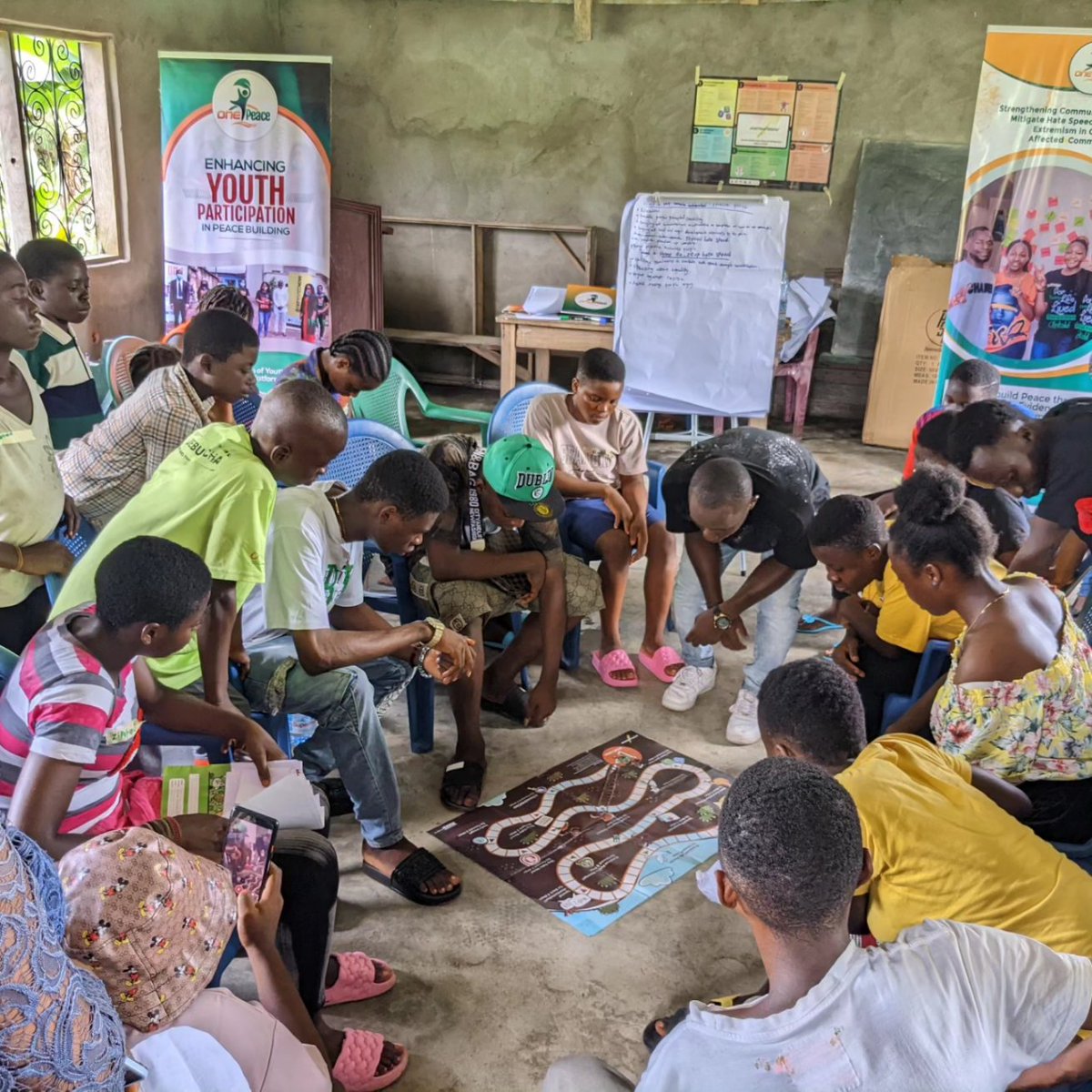 OnePeacecam's tweet photo. Games encourage dialogue &amp; understanding, having profound impact in promoting peace &amp; countering extremist ideologies. This #defyhatenow game educates young people about fake news, mis/disinformation &amp; how to #ThinkB4UClick &amp; fact check information before sharing on/offline. https://t.co/XqffRaIoWx