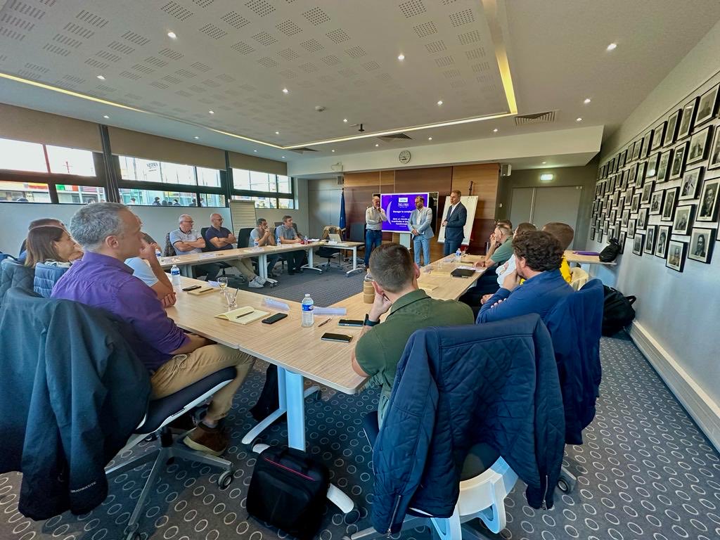 frederic_lajoux's tweet photo. Lancement de la nouvelle formation des managers ⁦@enedis_car⁩ à ⁦@NEOMAbs⁩ sur le campus de⁦⁦⁦⁦ #Reims Prendre du recul sur son rôle de manager est une nécessité pour mieux comprendre la complexité du monde et répondre à la quête de sens des collaborateurs https://t.co/5MzYuVDnu0