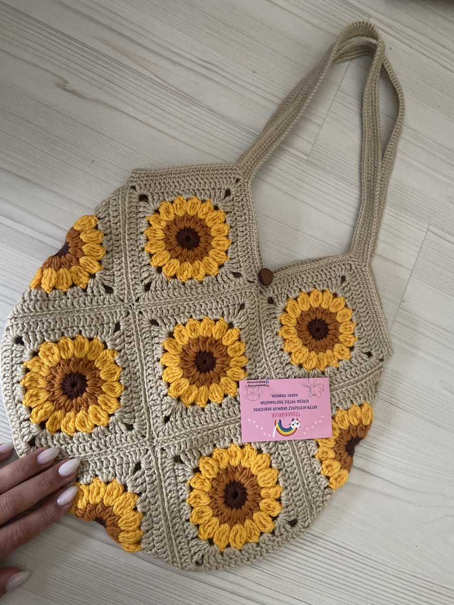 Elinize sağlık çok çok güzel olmuş <a href="/bunebicimisimla/">Gizem 🐾</a> 🤍 Eğer böyle bir çanta isterseniz kendisine yazabilirsiniz, geliri de hayvanlara gidiyor 🌸