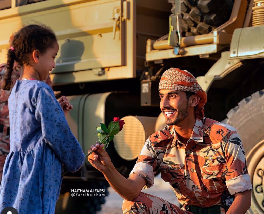" الابتسامة انعكاس لذاتك .. واجهة لجمال روحك .. إنها جمالٌ يسكن الجمال " ❤️🌹 
#مساء__الخير