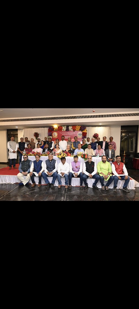 banqutehall's tweet photo. The forum for Business by Brahmins - BBB - launched the Pune Chapter at Vrindavan Banquet Hall, Paud rd. All members were extremely happy and satisfied by our service and the delectable food.The program ended with a wonderful flute performance

#BBBPuneLaunch#NetworkingNirvana#V https://t.co/XU1JqIAnbx
