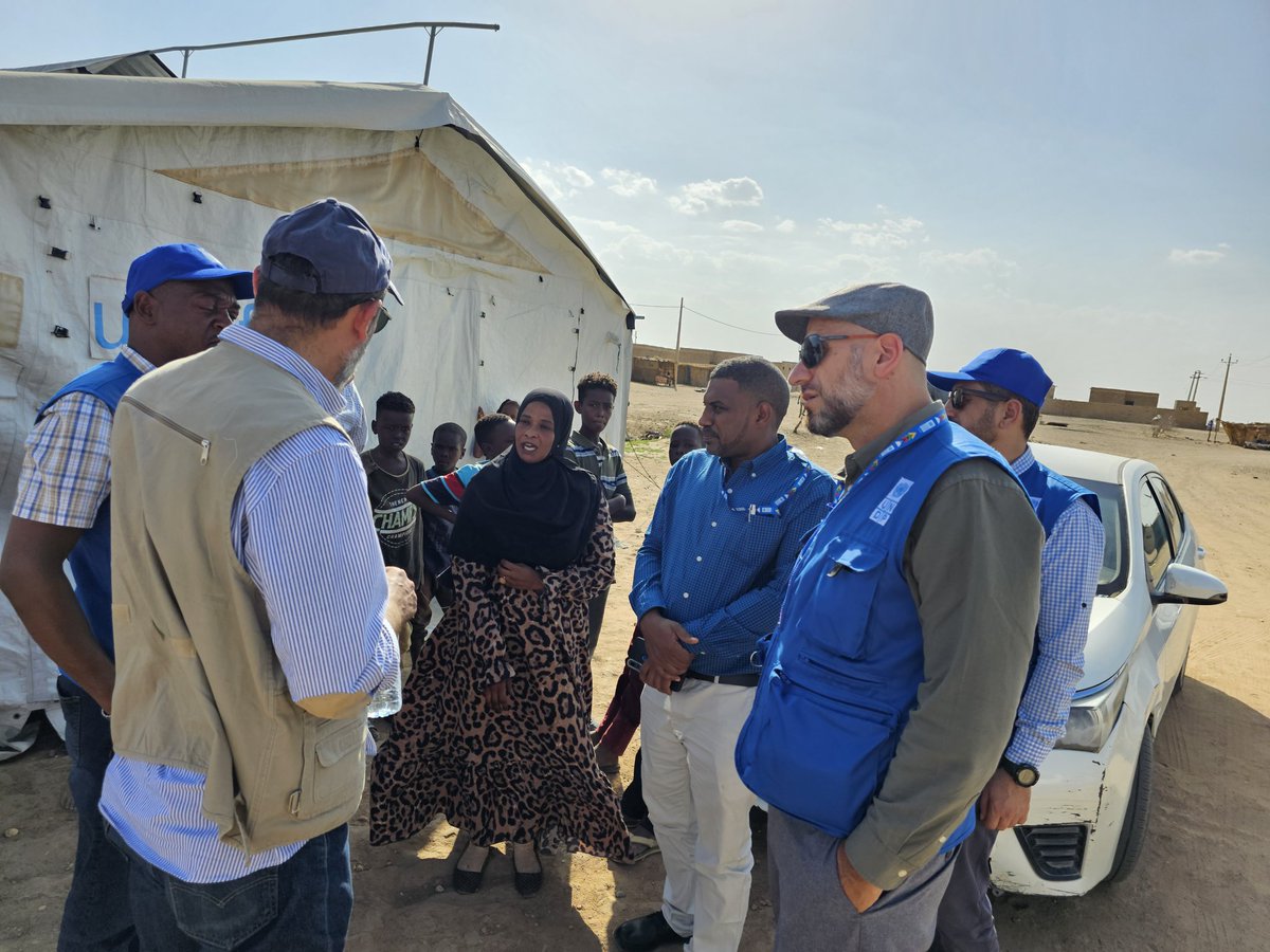 SlobodanTadic's tweet photo. Delegation from @UNDP_Sudan together with #HAC #Sudan visiting #IDPs settlements, in 🇸🇩 #RiverNile state, discussion about priorities &amp; needs in providing #AccesToWater &amp; #AccessToEnergy in remote areas. Listening #IDPs heartbreaking stories about #needs and #AccessToServices https://t.co/dkUPRbNqOL