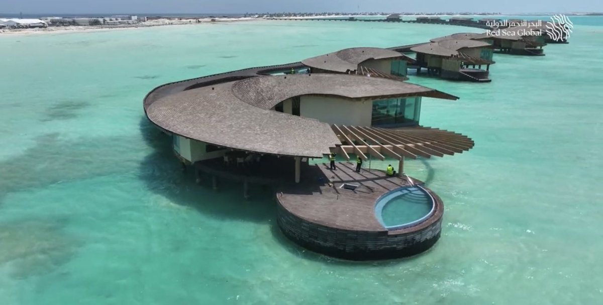 tmrrah9's tweet image. #تمرة💢|| رسميا🚨: بعد ان عملت بصمت …السعودية🇸🇦تعلن خلال الساعات القادمة إفتتاح جزر مشروع البحر الأحمر احد مشاريع رؤية 2030

-📌: 22 جزيرة سعودية بكر🏝️لم يطأها البشر سيدخلها اول سائح خلال ساعات قليلة 

-حدث عن الف مقال يلخص لنا إلى اين يسير بنا سمو ولي العهد الأمير محمد بن سلمان…