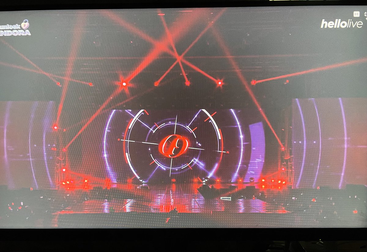 Leyis8's tweet photo. ON AIR 
#SF9 #에스에프나인 #unlock_FANDORA https://t.co/I6pYBKQveY