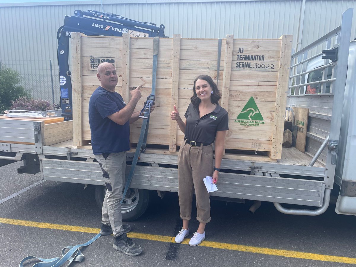 seed_terminator's tweet image. Seed Terminator for X9 leaving the factory, one of 30 units for this #harvest23 😎
L-R: Josh &amp; Kate
#Terminate23 #ResearchDevelopment #SAGreat