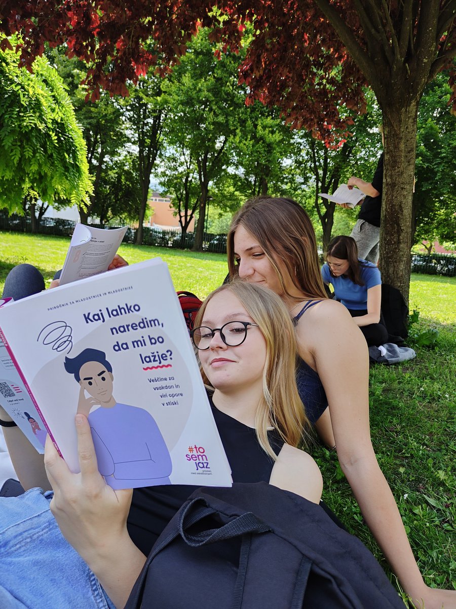 Pobudo, da priročnike podarimo celotni generaciji, ki drugo leto zaključuje osnovnošolsko izobraževanje, sta podprla tako Ministrstvo za vzgojo in izobraževanje kot <a href="/MinZdravje/">Ministrstvo za zdravje</a>.
Gre za skupno aktivnost NIJZ in obeh ministrstev v prizadevanjih za dobro duševno zdravje mladostnikov