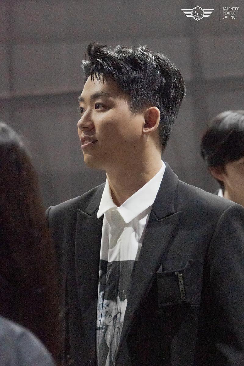 CHC1224's tweet photo. 백상 비하인드 https://t.co/MXfv3qvoYU