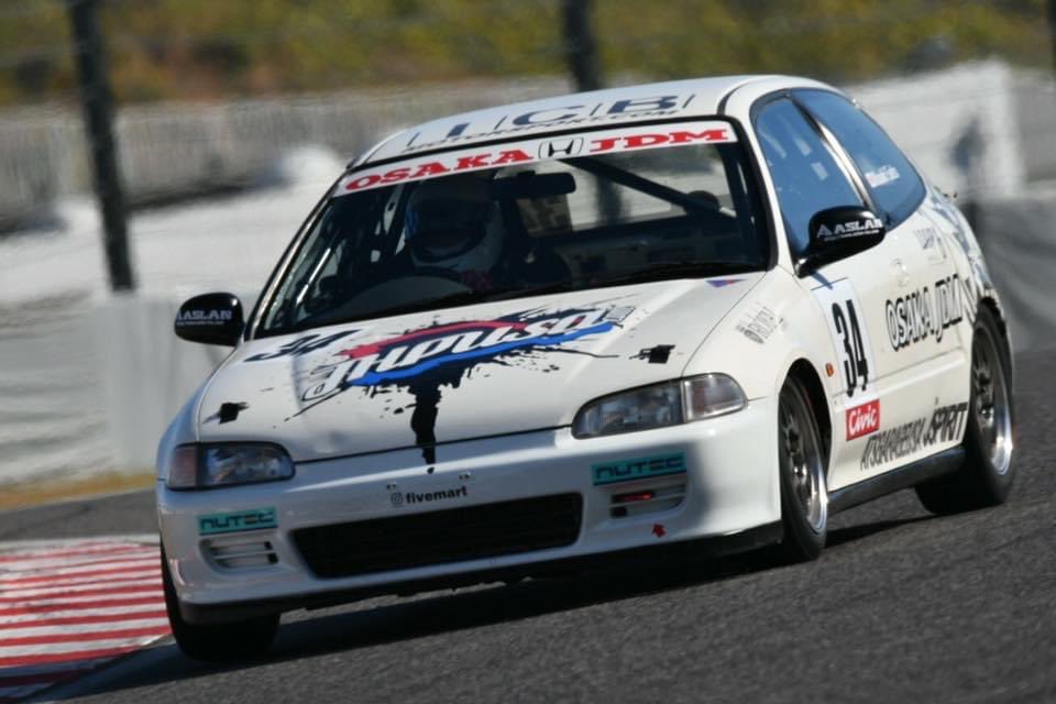 Mavericks_civic's tweet photo. 2018年の最終戦の1度限りの参戦でしたが鈴鹿でFFチャレンジで走れたことは本当にいい経験でした。 https://t.co/VxUAOybBmh