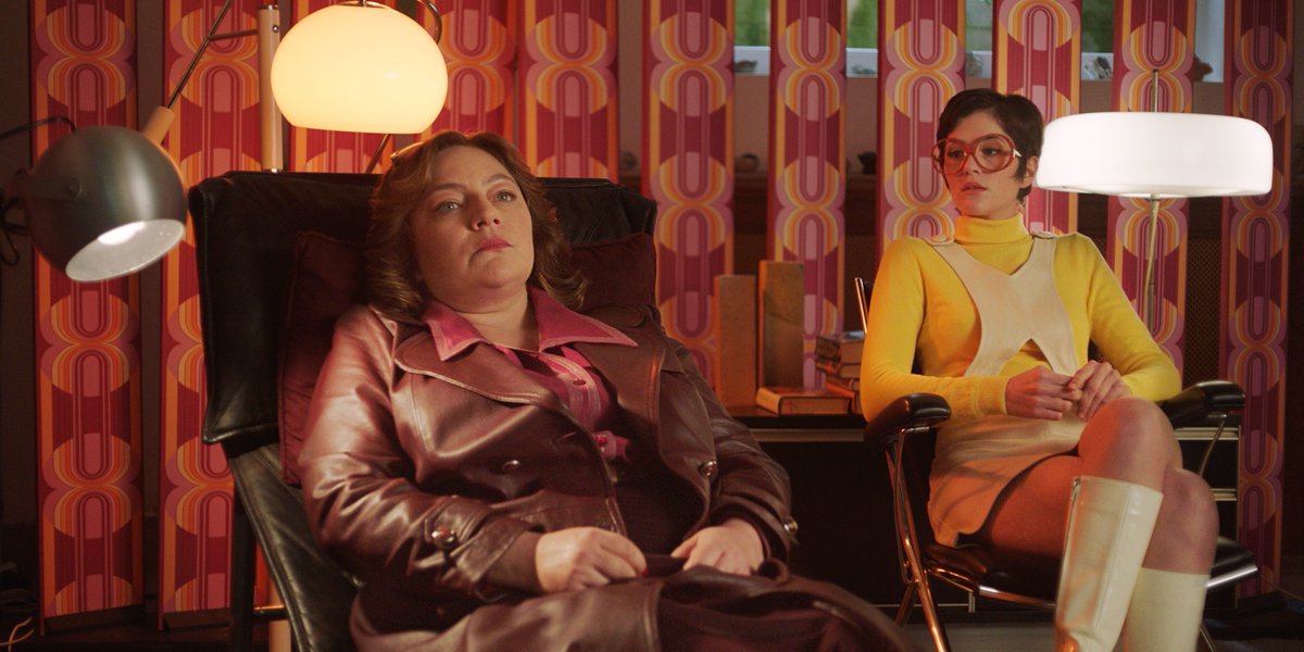 Nous aussi on a du mal à y croire, mais il se peut que Gréco devienne une patiente de la psychologue Rose Bellecour dans le prochain épisode des #PetitsMeurtres 😂

Réponse vendredi soir à 21h sur @france2tv dans l’épisode « En un claquement de doigt » 📺

#70s