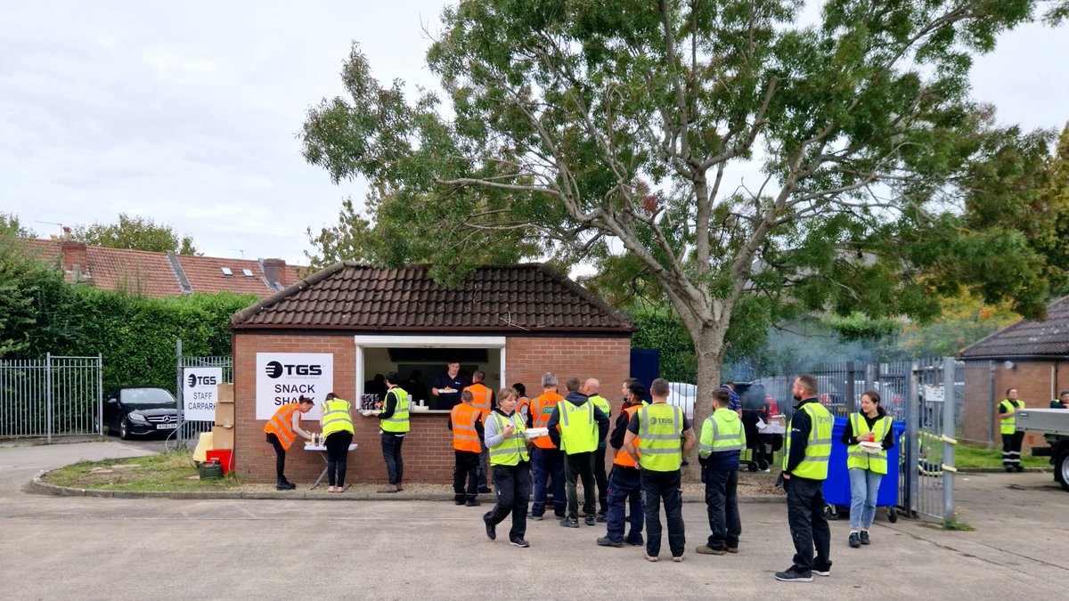 To celebrate an outstanding Production result in September, we treated the entire company to a BBQ'd burger lunch.

Many thanks to the whole team for your sterling efforts in September, we go again in October! 💪🏼

#TGSAutomotiveGroup #team