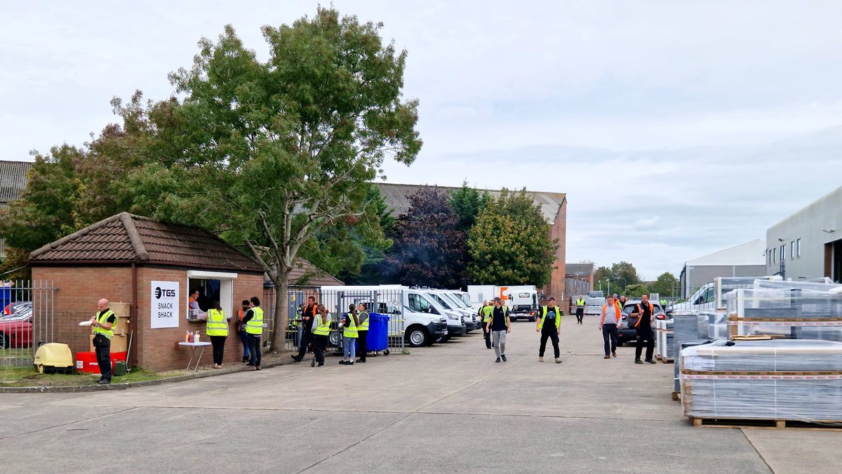 tgsvehicles's tweet photo. To celebrate an outstanding Production result in September, we treated the entire company to a BBQ'd burger lunch.

Many thanks to the whole team for your sterling efforts in September, we go again in October! 💪🏼

#TGSAutomotiveGroup #team https://t.co/eP1jnQPP1l