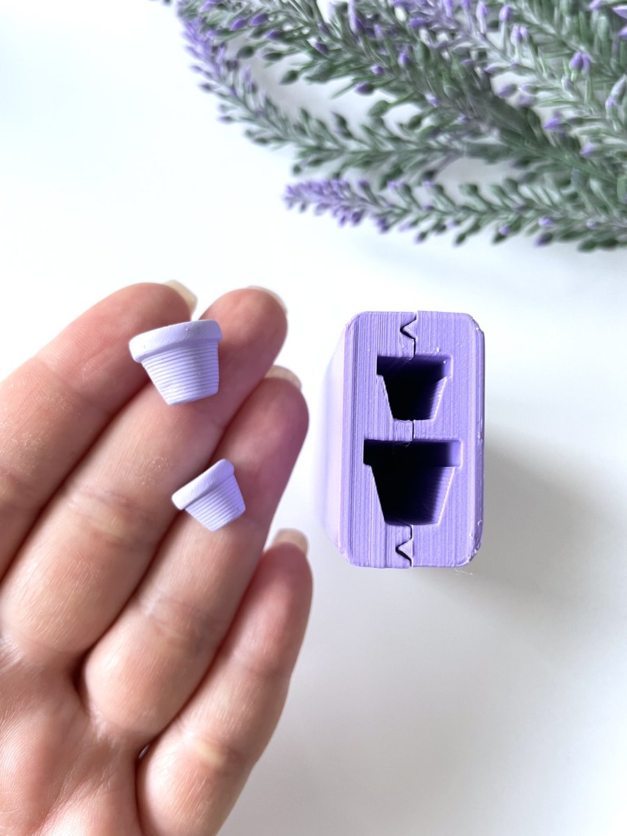 TheCutterfly's tweet photo. Plant pot roller for all types of clay 💜
Shop here: https://t.co/AEWJqktb18
#handmade #polyterra #lavender #polymerclay #metalclay #airdryclay #ceramics #claycutter #polymerclaycutter https://t.co/n4oCLaLtkp