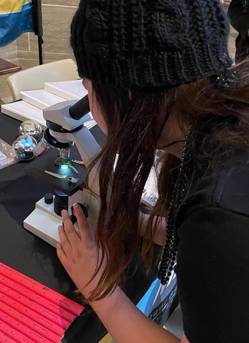 October is #GirlsLeadSTEM Month, a campaign to amplify the voices of young women and girls in STEM. Share your own STEM experience and inspiring stories using the hashtag #GirlsLeadSTEM. Check out this toolkit to get ideas. ✨ milliongirlsmoonshot.org/toolkit